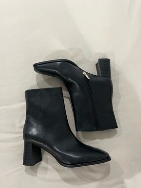 Nordstrom Black Leather Pointed-Toe Ankle Booties with Block Heel
